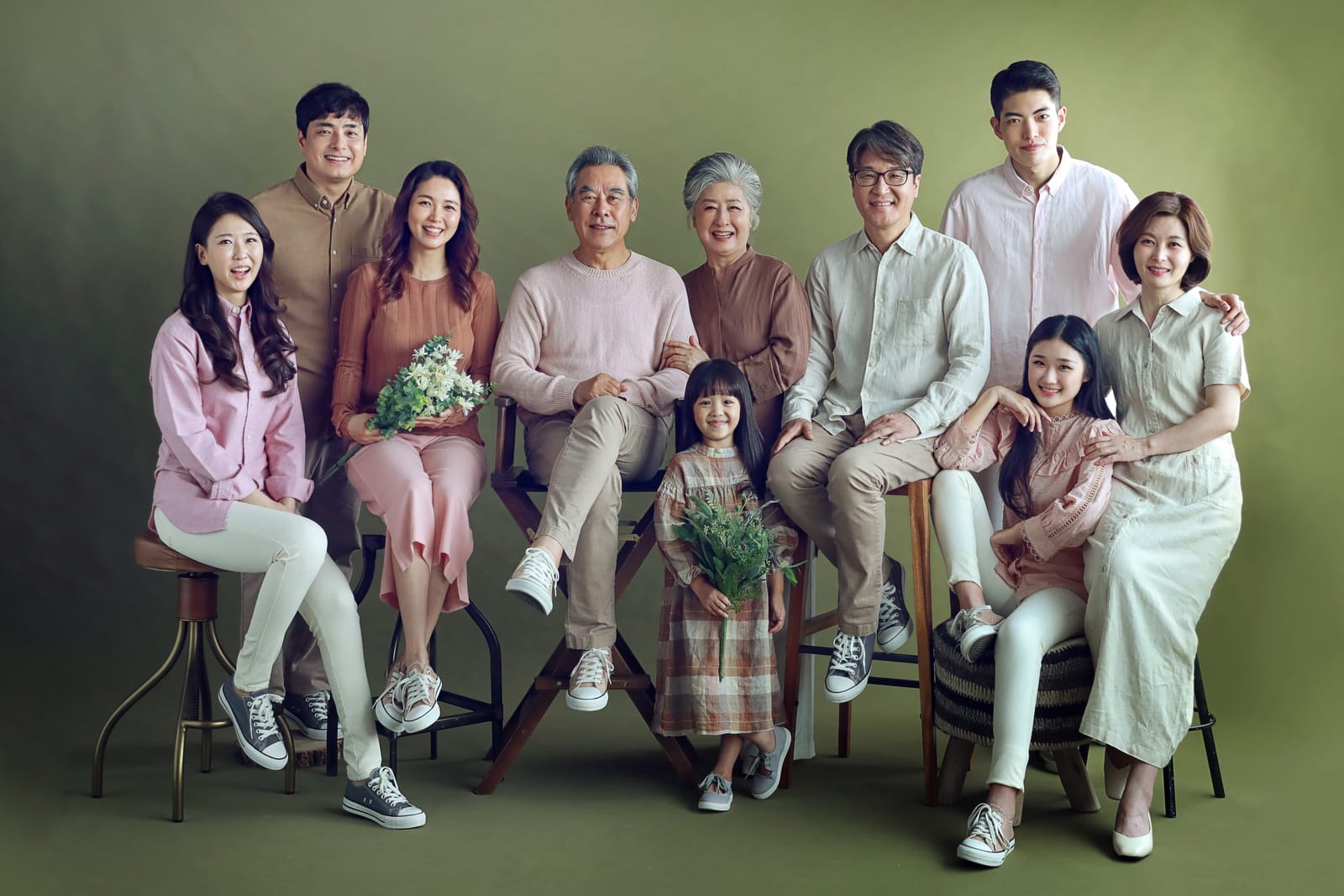 조부모, 부모, 손주가 함께한 3대 가족사진