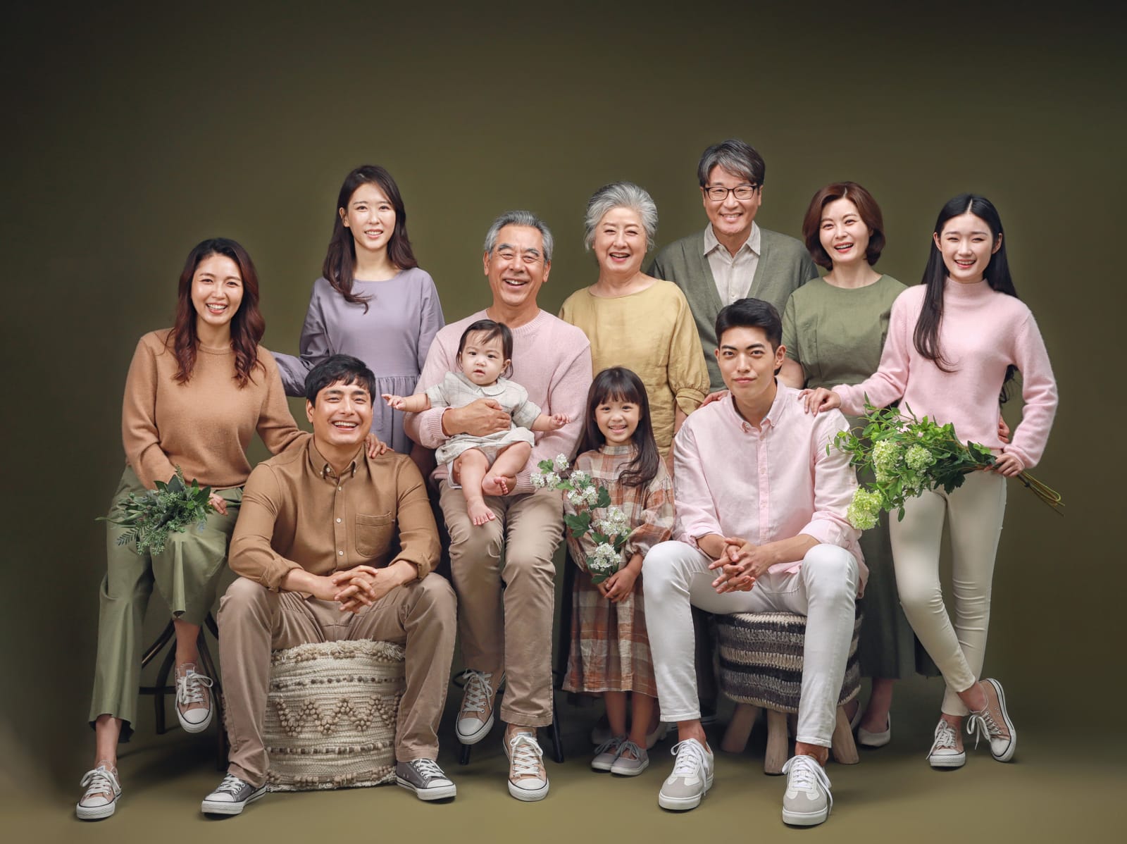 조부모, 부모, 손주가 함께한 3대 가족사진